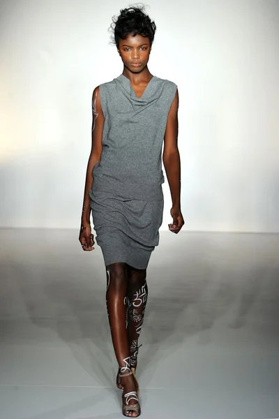 Look 32